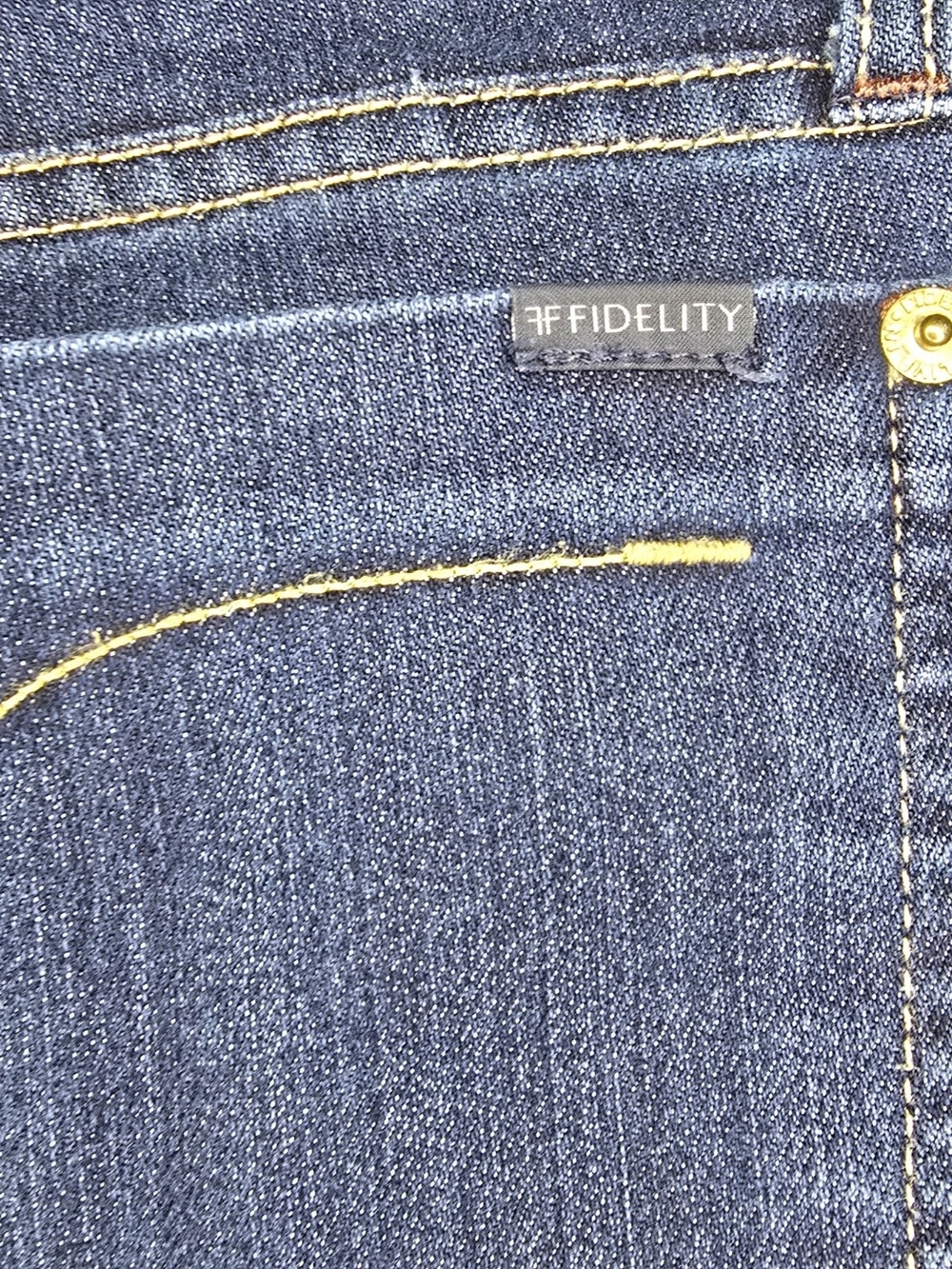 FIDELITY Low Rise Straight Leg - 28 - Picture 6 of 11